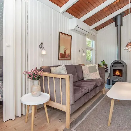 4 Person In Oksbol-by Traum *